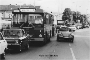 1976_08_17_Stolberg_Eisenbahnstrasse_Stau_vor_neuer_Ampel_Schneidmuehle_x1F2_F